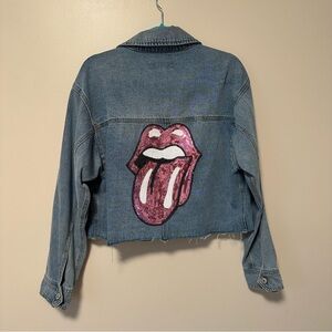 Cropped Jean jacket with sequin Rolling Stones patch - NWT - size L 100% cotton